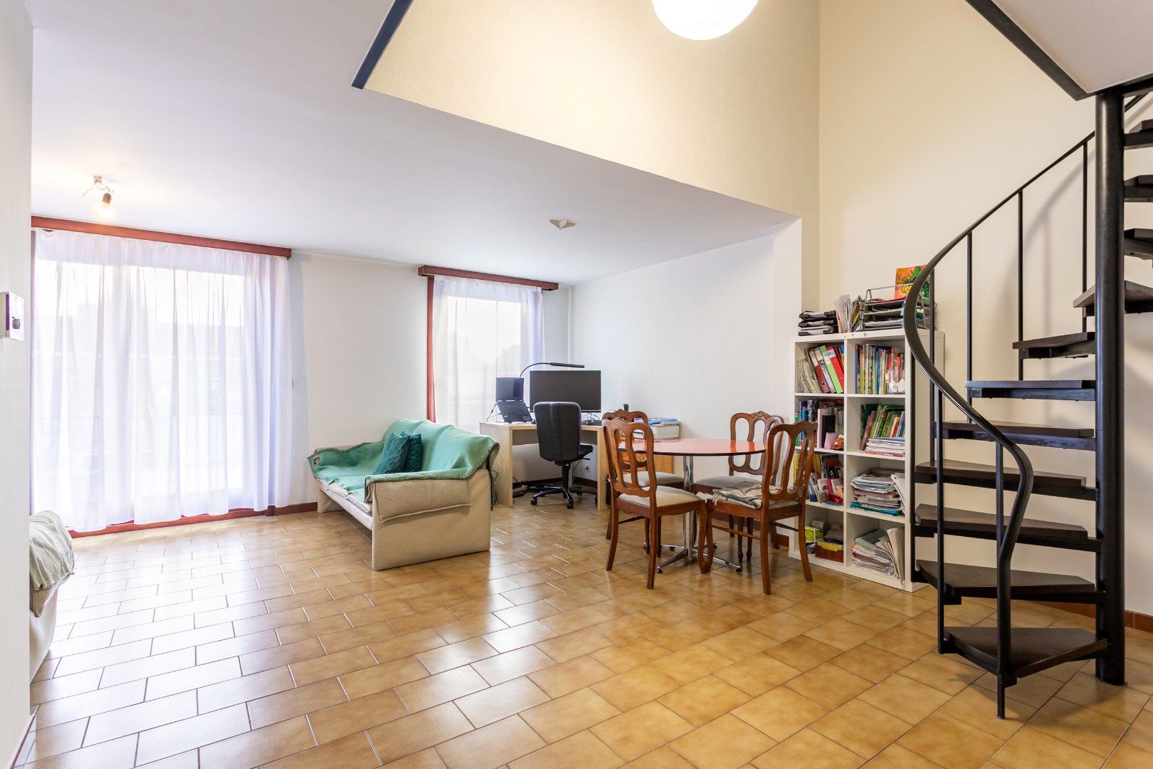 Opbrengsteigendom met twee ruime duplexappartementen  foto 18