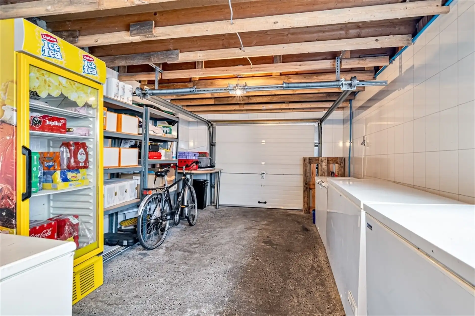 Gebouw voor gemengd gebruik in de Aalsterse stadsrand foto 5