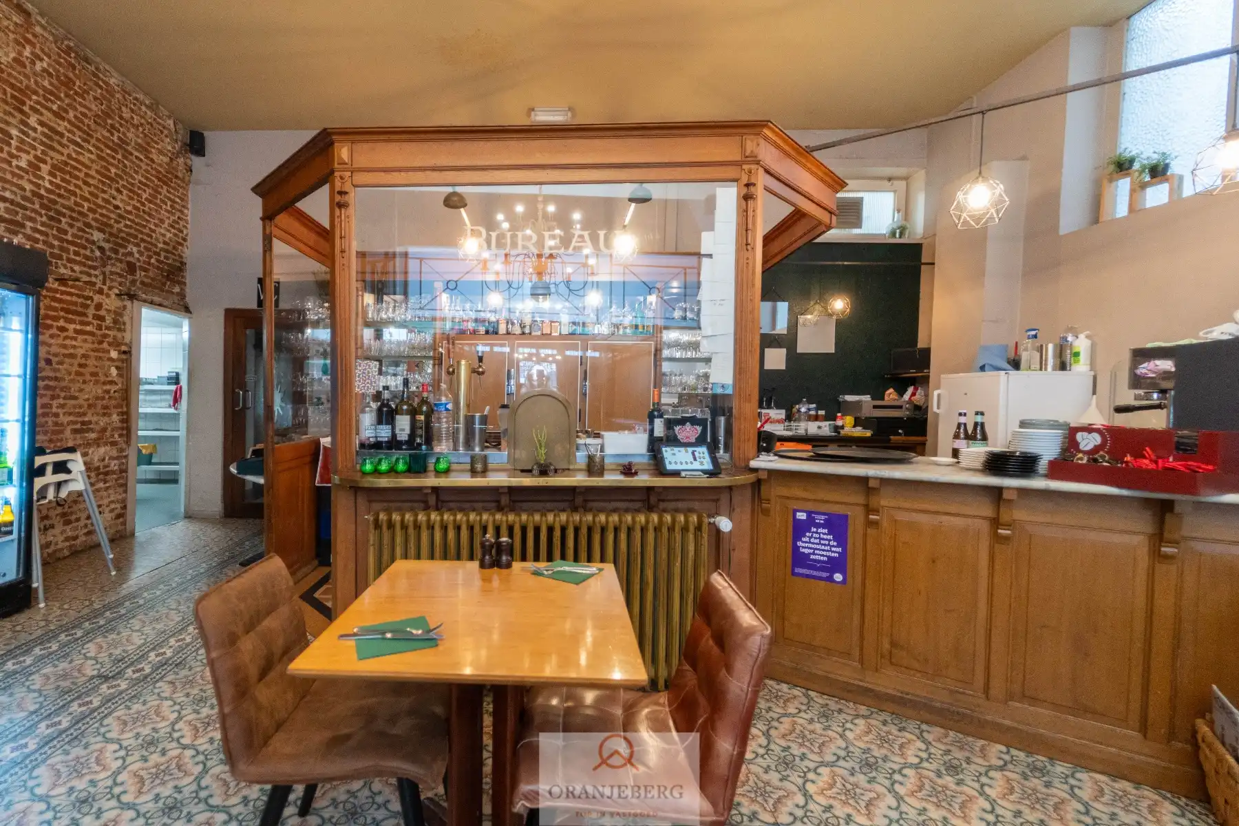 Handelspand in historisch gebouw aan de Vrijdagmarkt foto 17