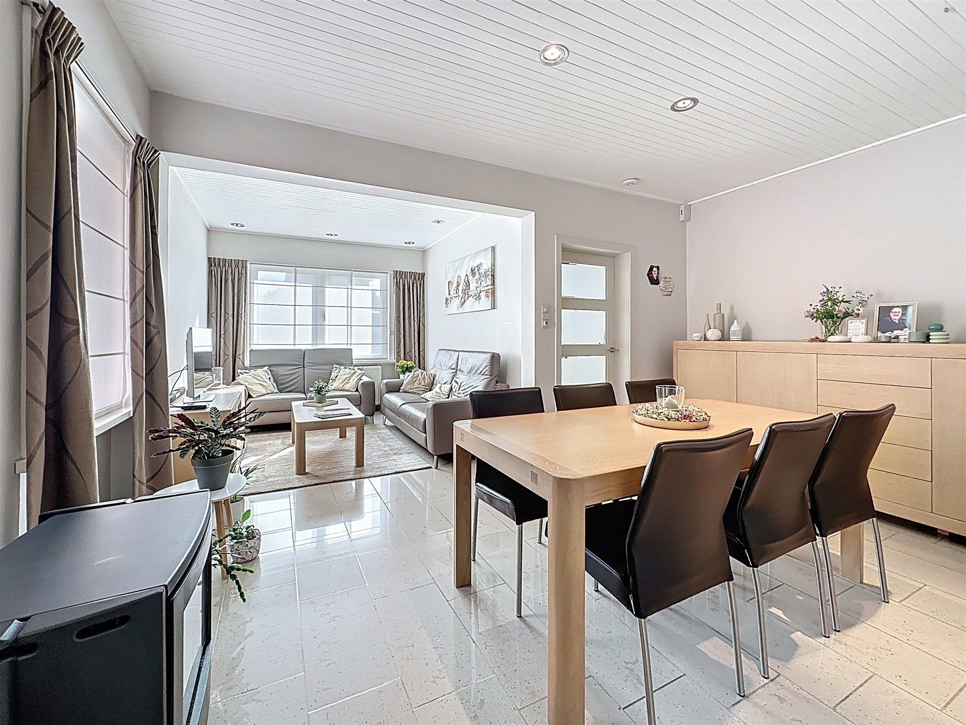 Instapklare woning met 3 slaapkamers en aparte garage op perceel van 810 m² foto 3