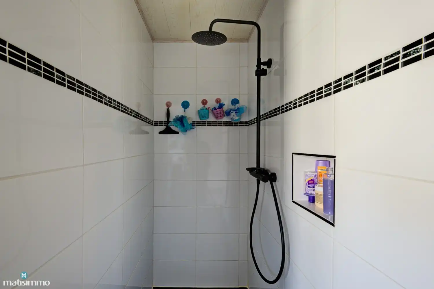 GERENOVEERDE, INSTAPKLARE VRIJSTAANDE WONING MET 3 SLAAPKAMERS IN NEEROETEREN (MAASEIK) foto 12