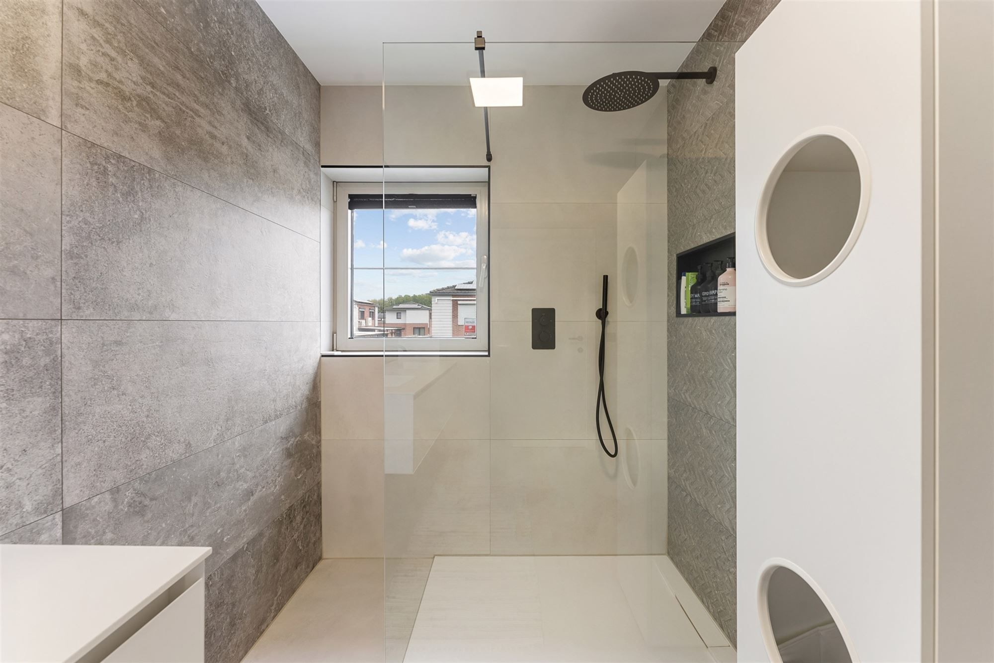 PRACHTIG GERENOVEERDE WONING MET 3 SLAAPKAMERS UITERST RUSTIG GELEGEN IN DE NABIJHEID VAN TESSENDERLO CENTRUM foto 18