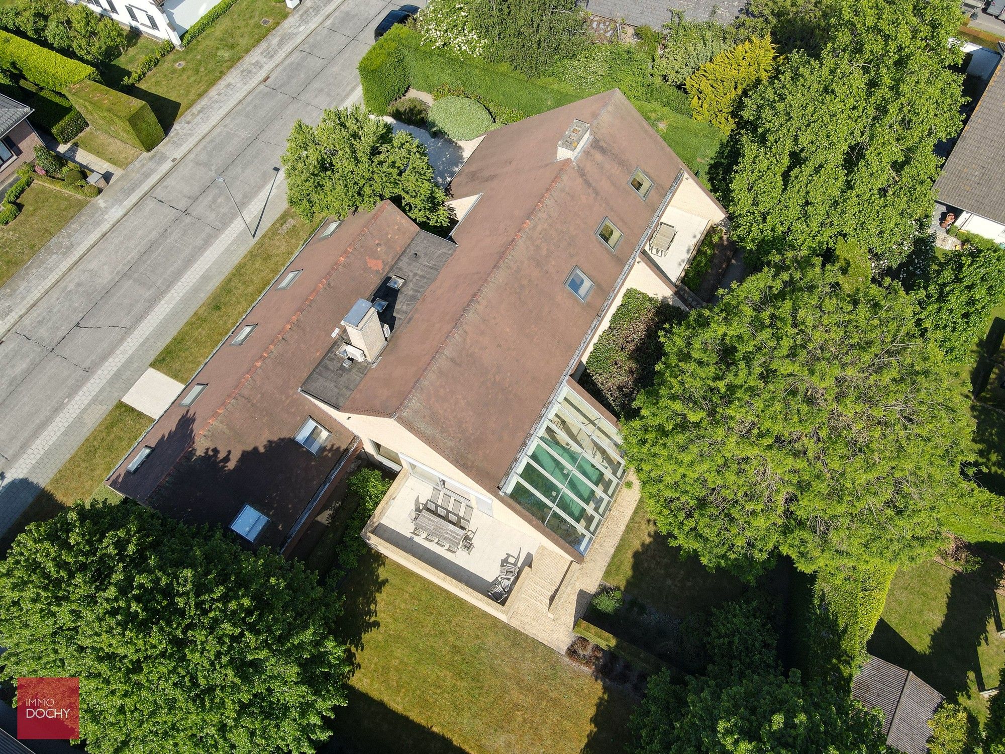 Ruime villa op toplocatie met afzonderlijke 2de woonst, praktijk of kantoorgebouw foto 9