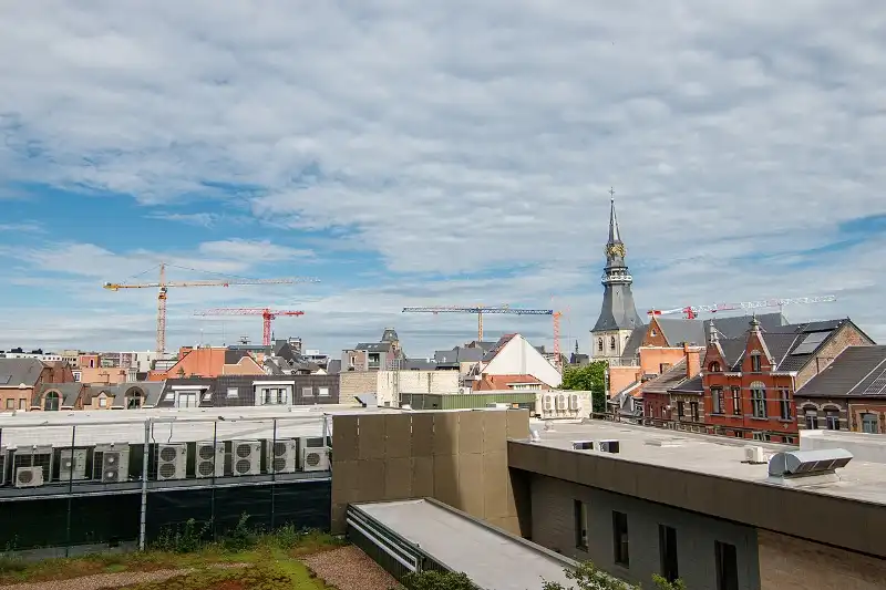 LICHT OP TE FRISSEN 2-SLAAPKAMERAPPARTEMENT MET GEMEENSCHAPPELIJKE PARKEERPLAATSEN VOOR BEWONERS OP TOPLOCATIE BINNEN DE KLEINE RING! foto 12