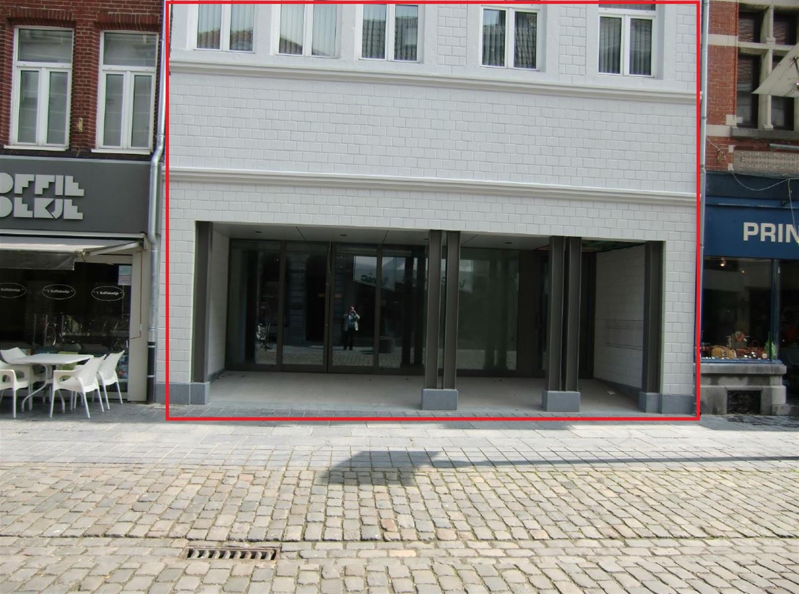 Handelsruimte gelijkvloers foto {{pictureIndex}}