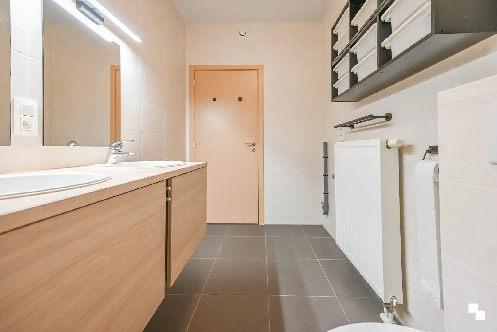 Ruim appartement met drie slaapkamers & garagebox foto 15