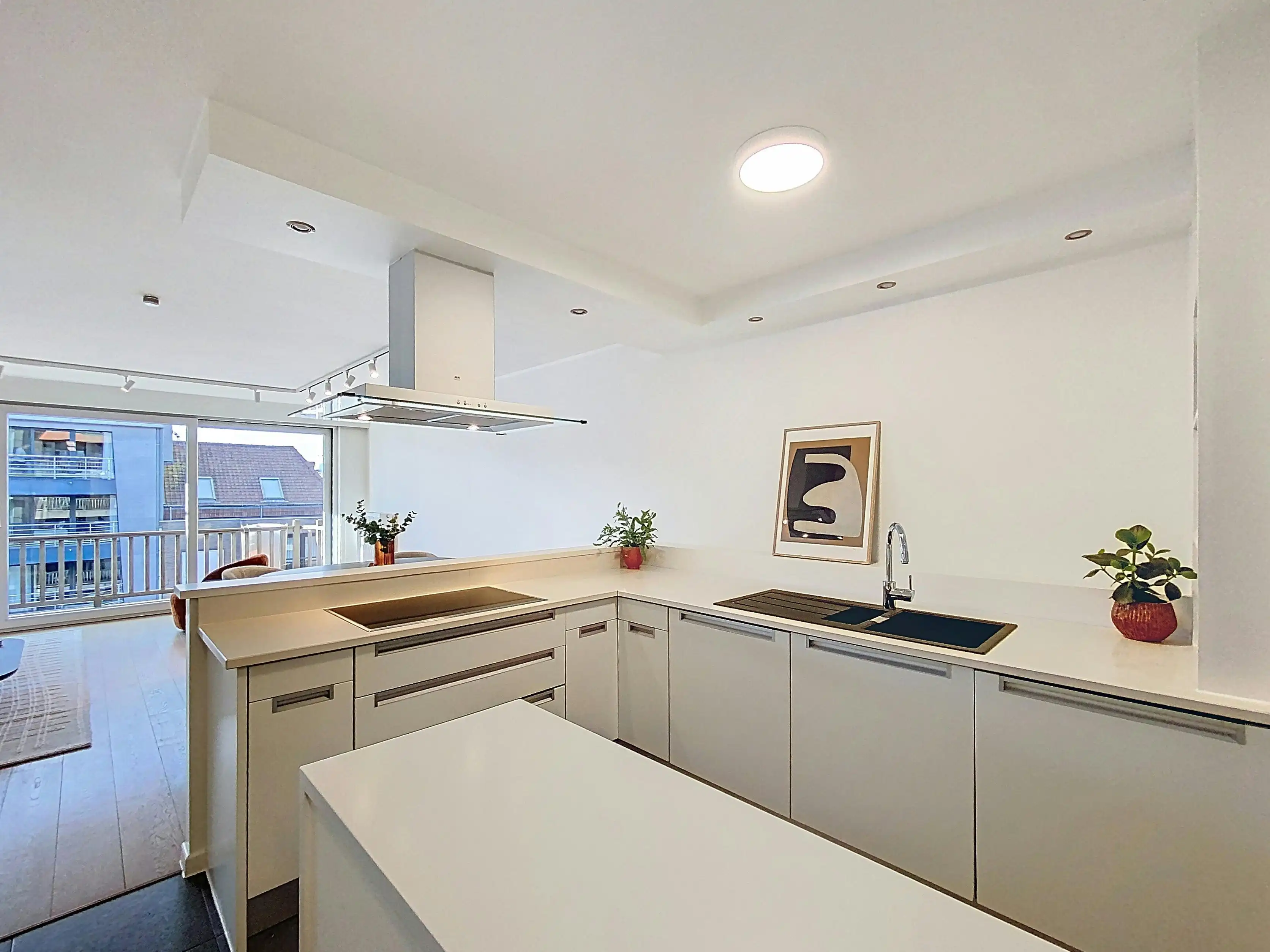 2 slaapkamer appartement met zonneterras te koop in Knokke foto 4