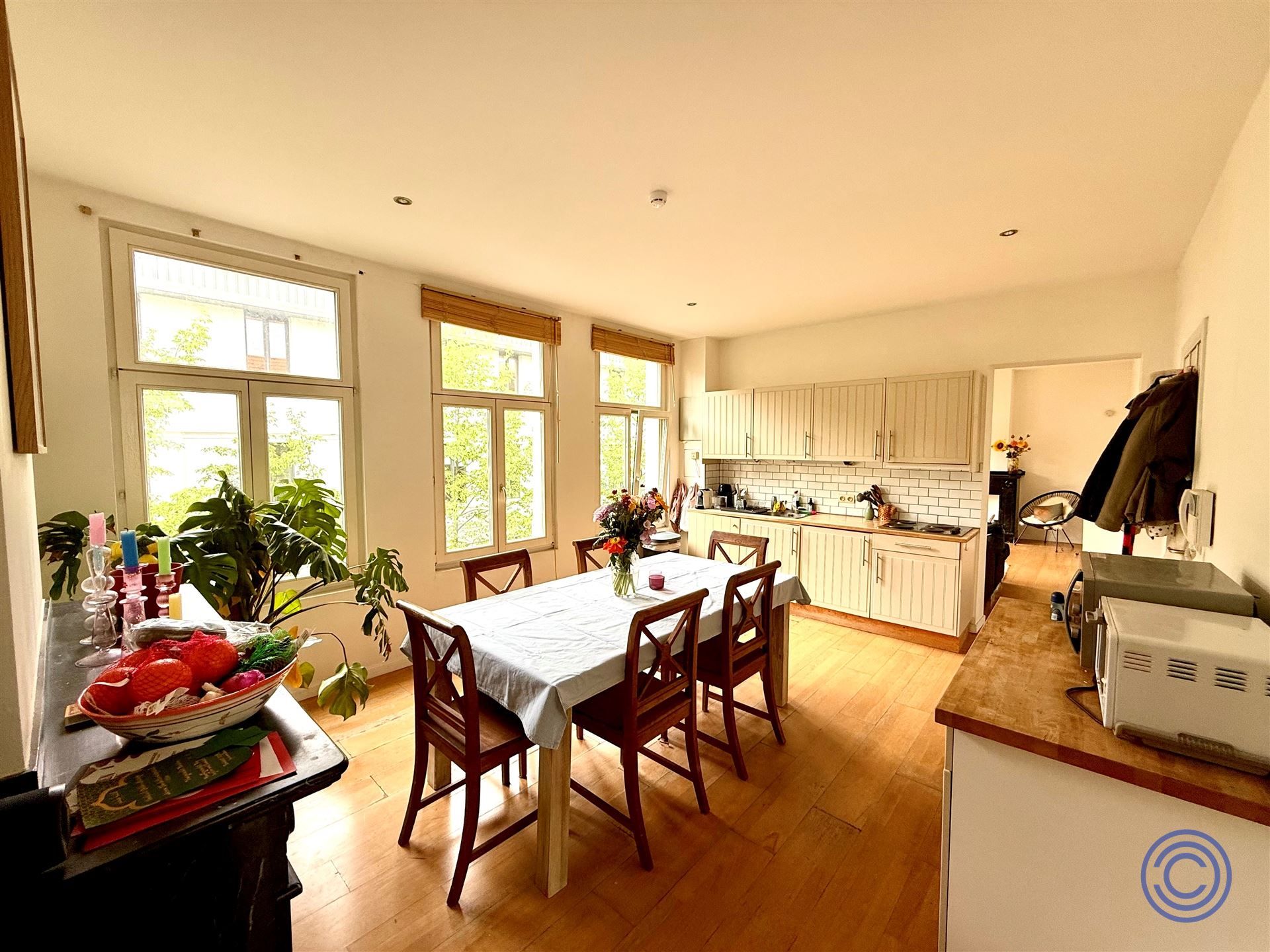 Proper opgefrist 2slpk appartement op TOP locatie foto 4