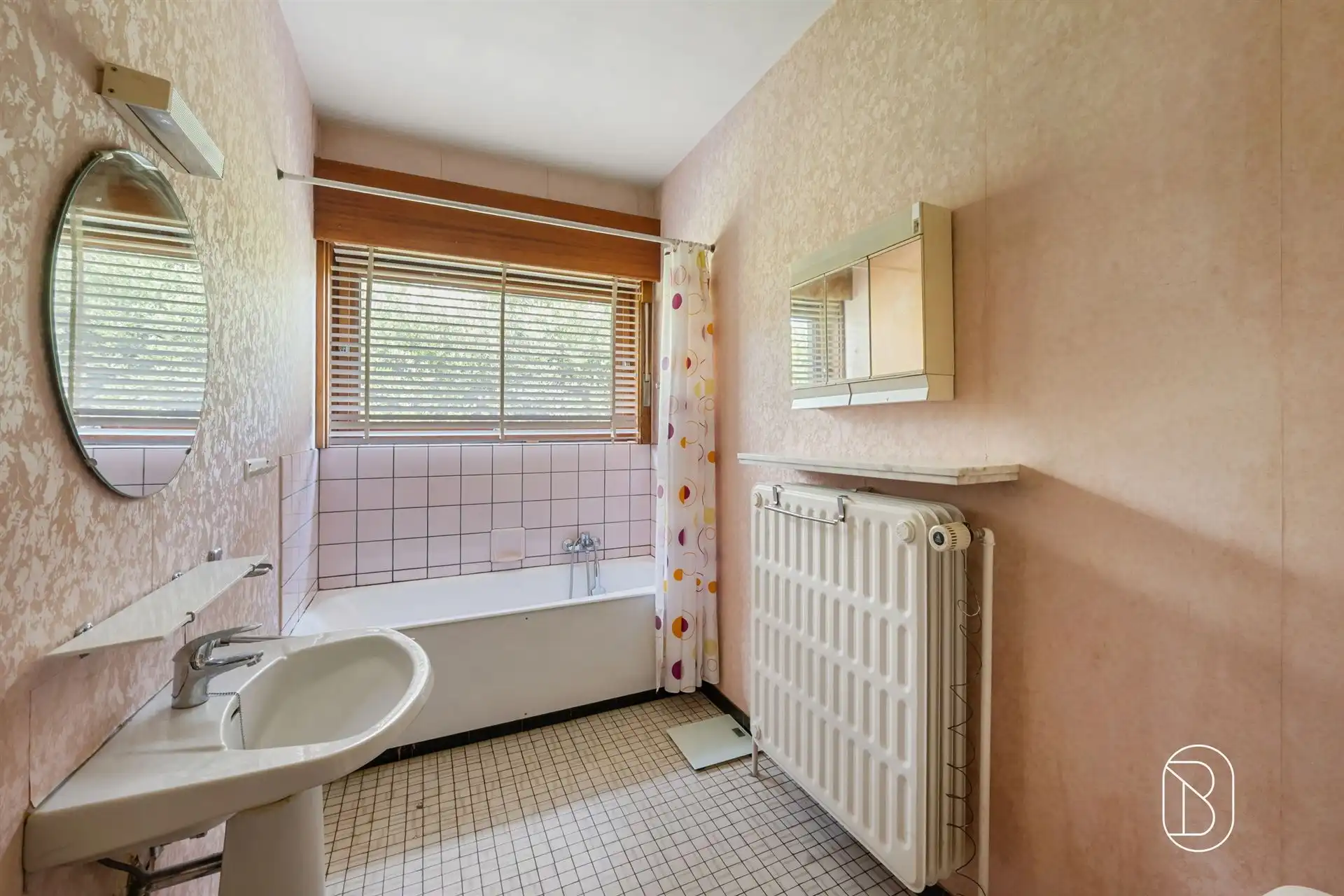 Degelijke villa met prachtig open zicht. foto 20
