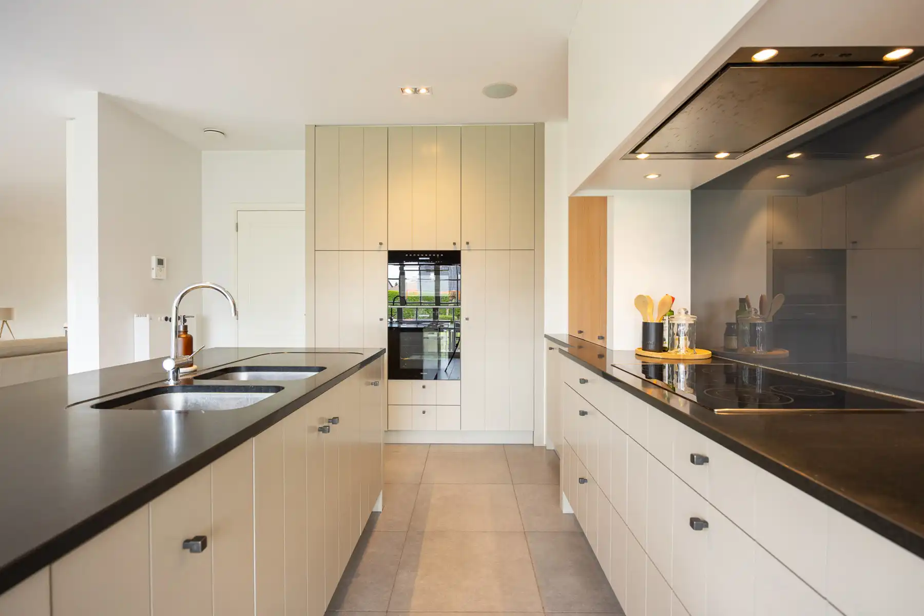 Ruime gezinswoning met tuin en 3 slaapkamers. foto 11