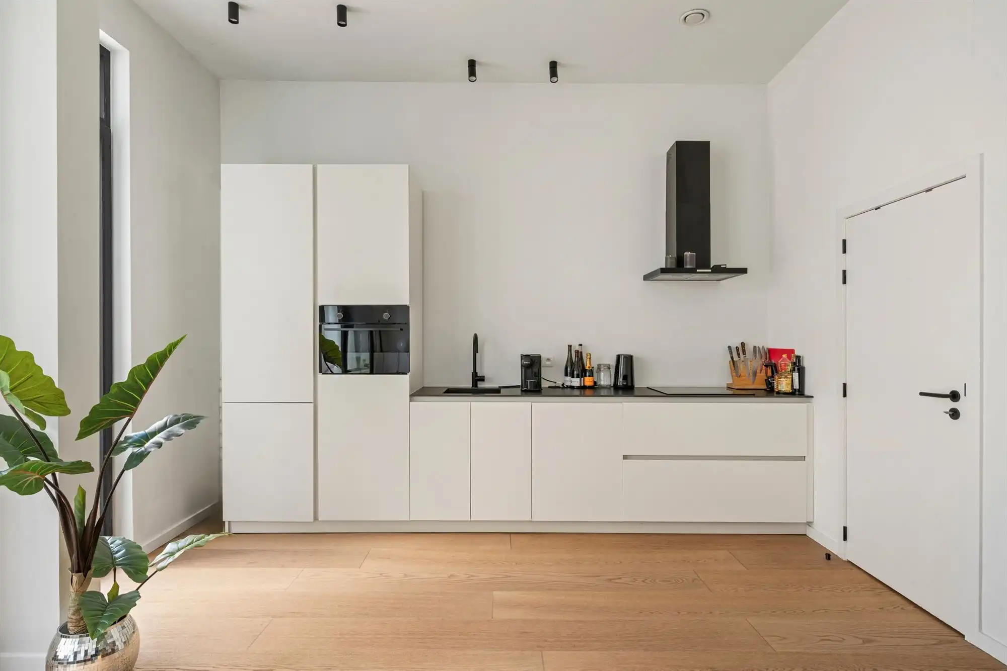 Stads wonen met karakter en een eigen buitenruimte foto 8