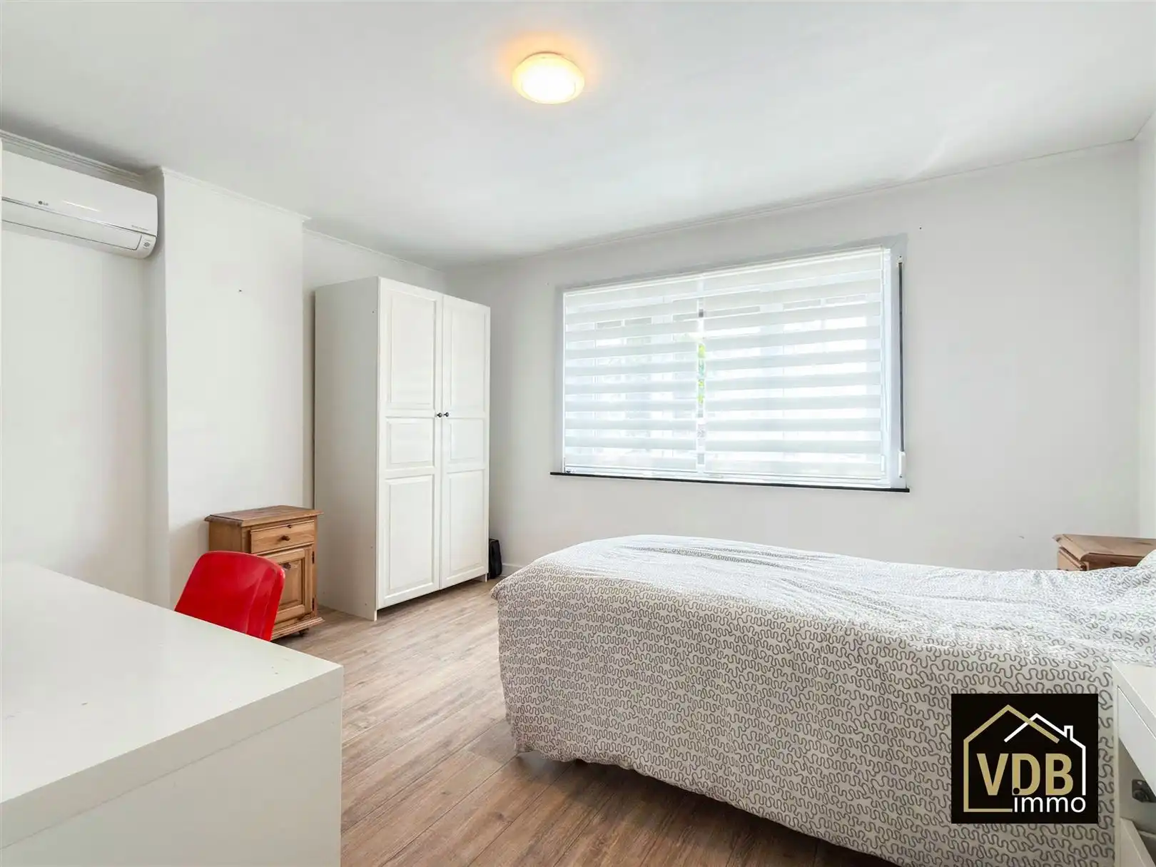 Half open  bebouwing met 3 slaapkamers foto 25