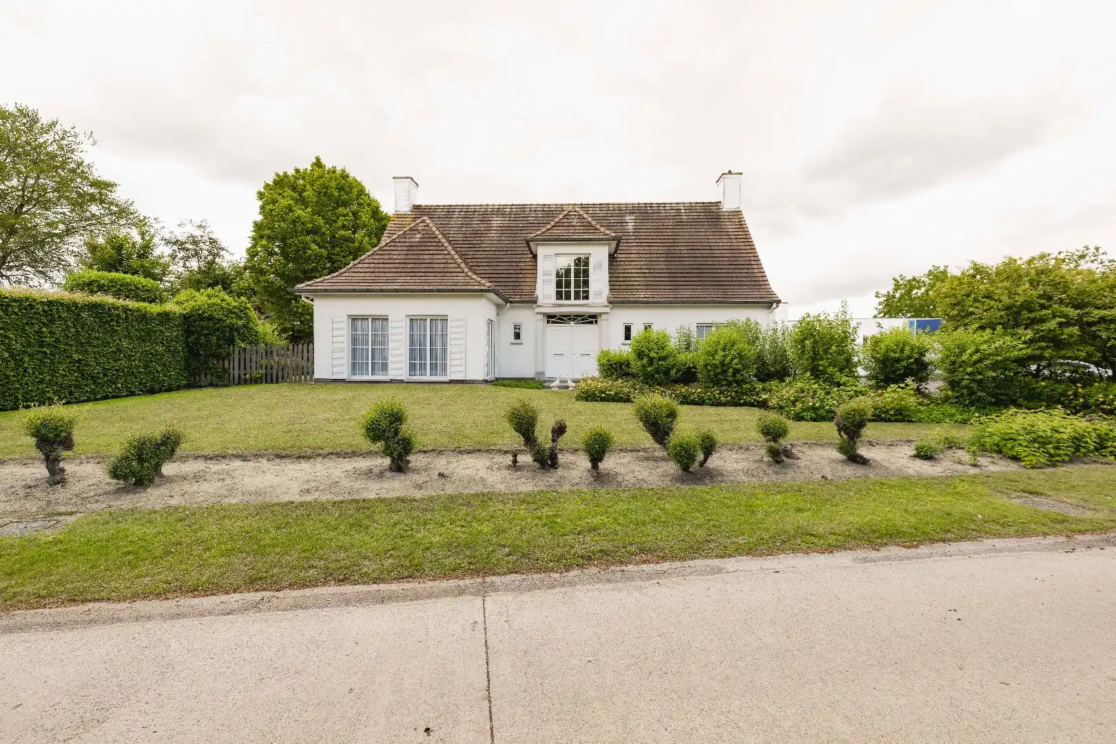 PRESTIGIEUZE VILLA MET LOODS VLAKBIJ CENTRUM PITTEM foto 3