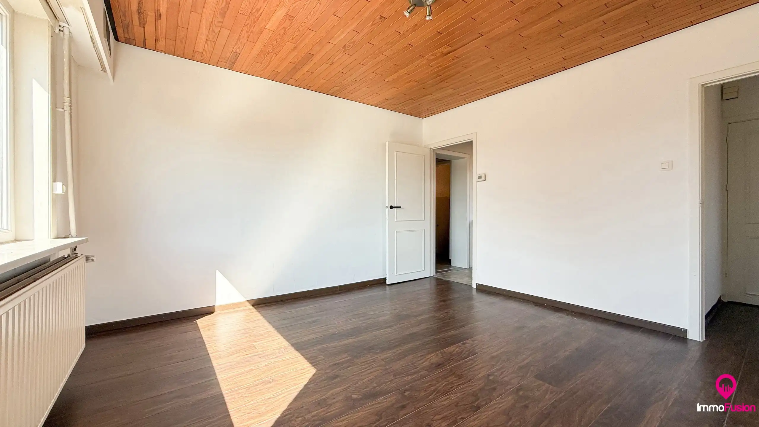 Charmante woning met 3 slaapkamers en ruime tuin! foto 6