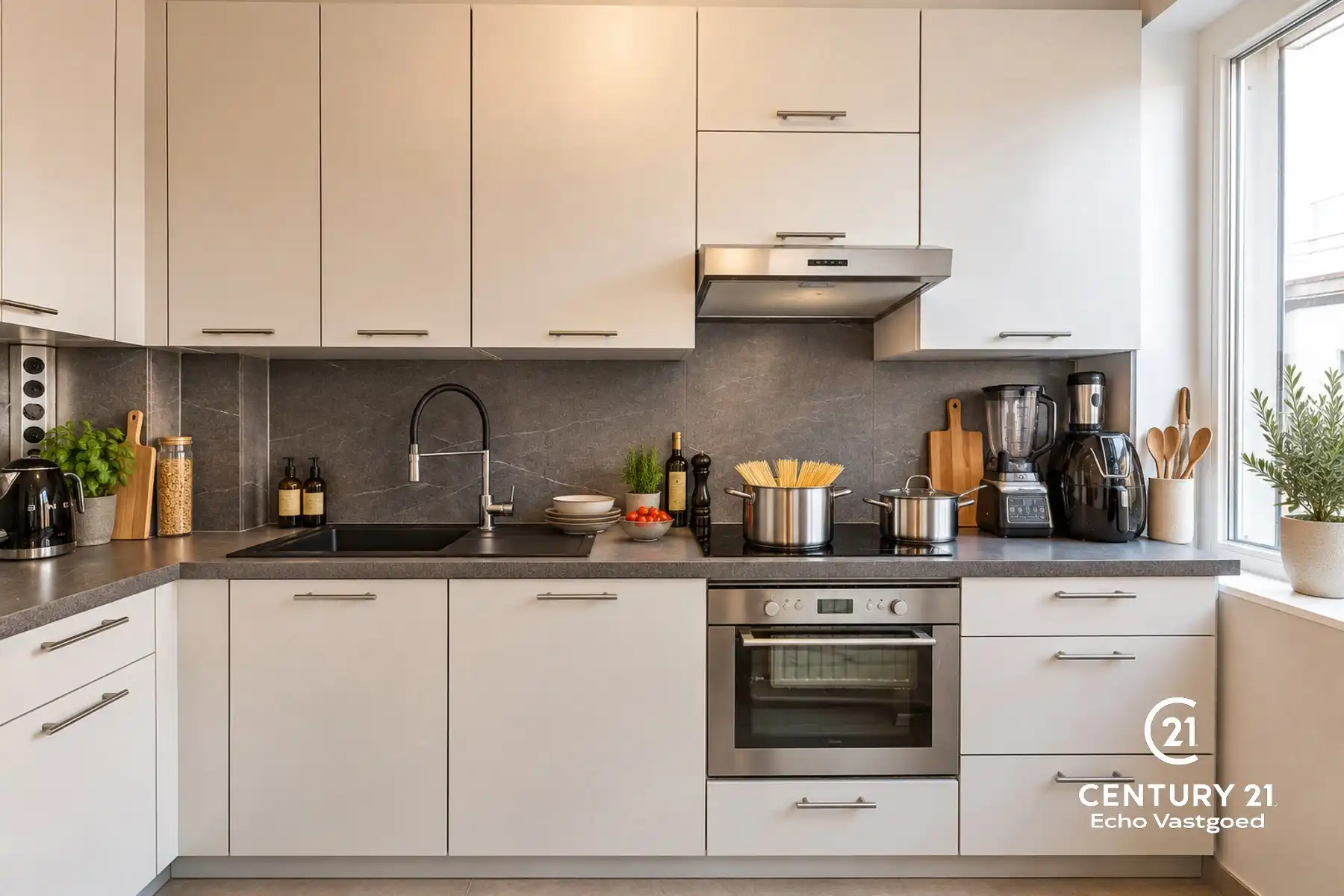 Instapklaar, energiezuinig wonen mét handelsruimte en garage foto 12