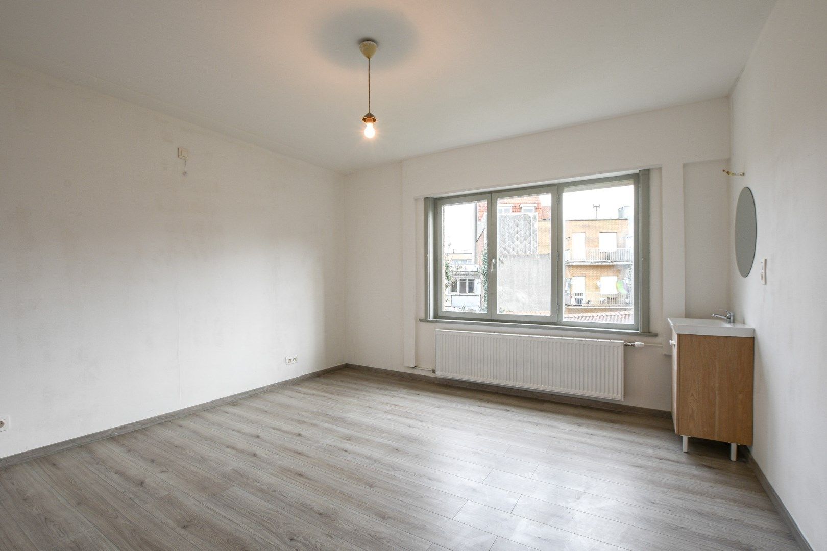 Gerenoveerd 2-slaapkamer appartement in Wenduine te huur foto 8