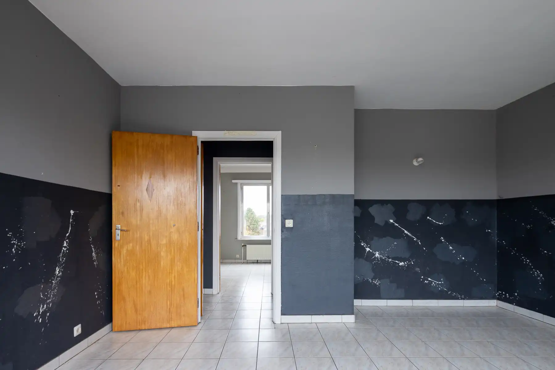 Te renoveren appartement met twee slaapkamers foto 15