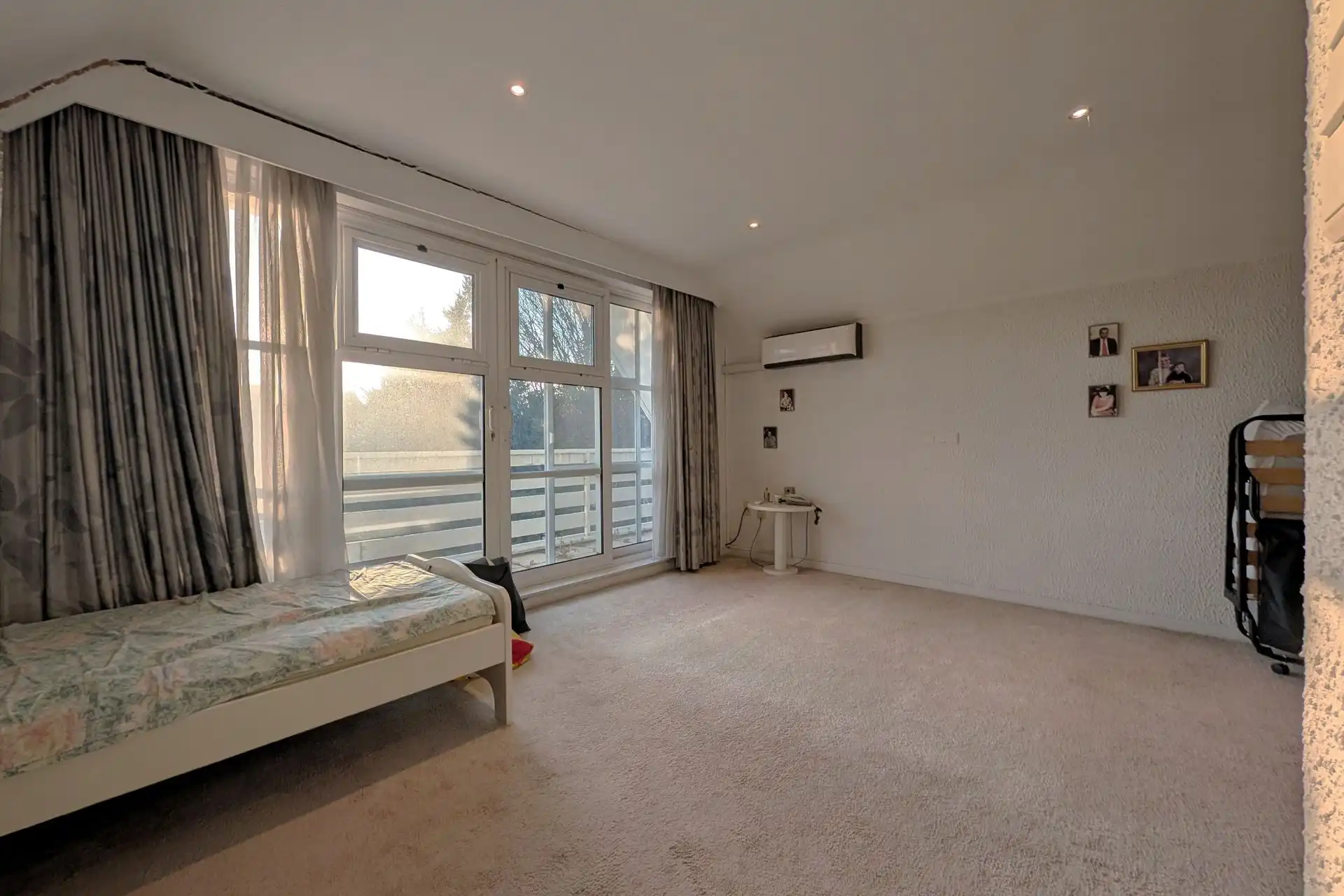 Verzorgde villa met 4 slpk. en veel privacy nabij de grens met Maastricht (NL) foto 12