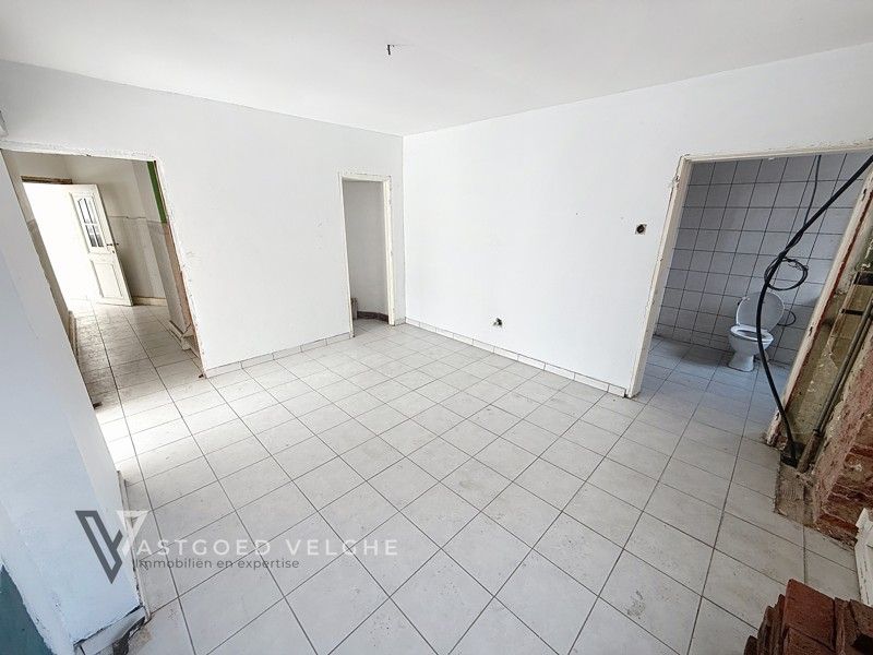 Te renoveren handelspand met duplex appartement op zichtlocatie foto 6