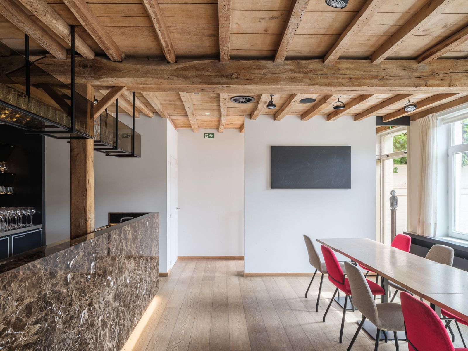 Horecazaak met aparte woning in Maarkedal foto 5