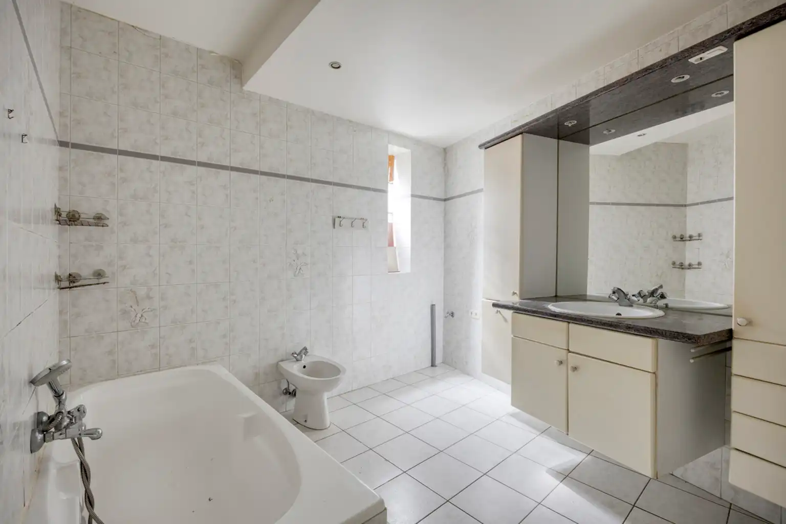 instapklare driegevelwoning voor, ideaal gelegen in Asse foto 12