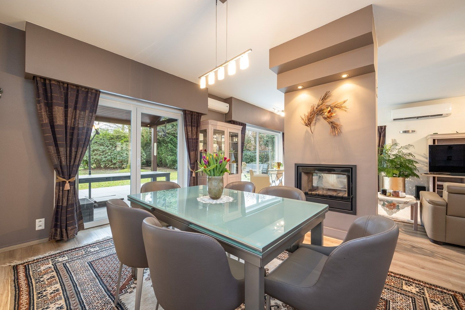 Ruime energiezuinige villa in De List te Schoten met 5 slaapkamers, 2 badkamers, tuin, terras en dubbele garage ! foto 12