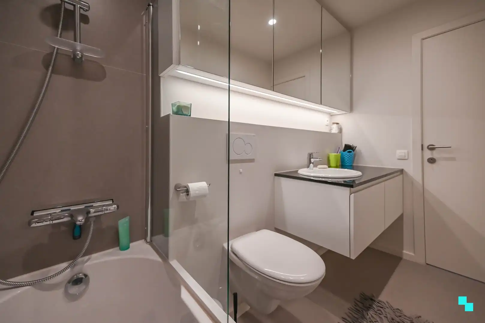 Stijlvol penthouse met zeezicht, royale terrassen en een dubbele garagebox foto 23