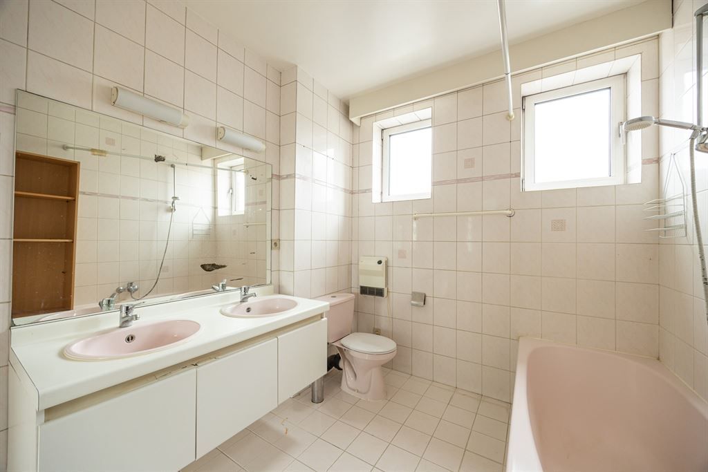 Lichtrijk appartement met 2 slaapkamers in centrum Leuven foto 17