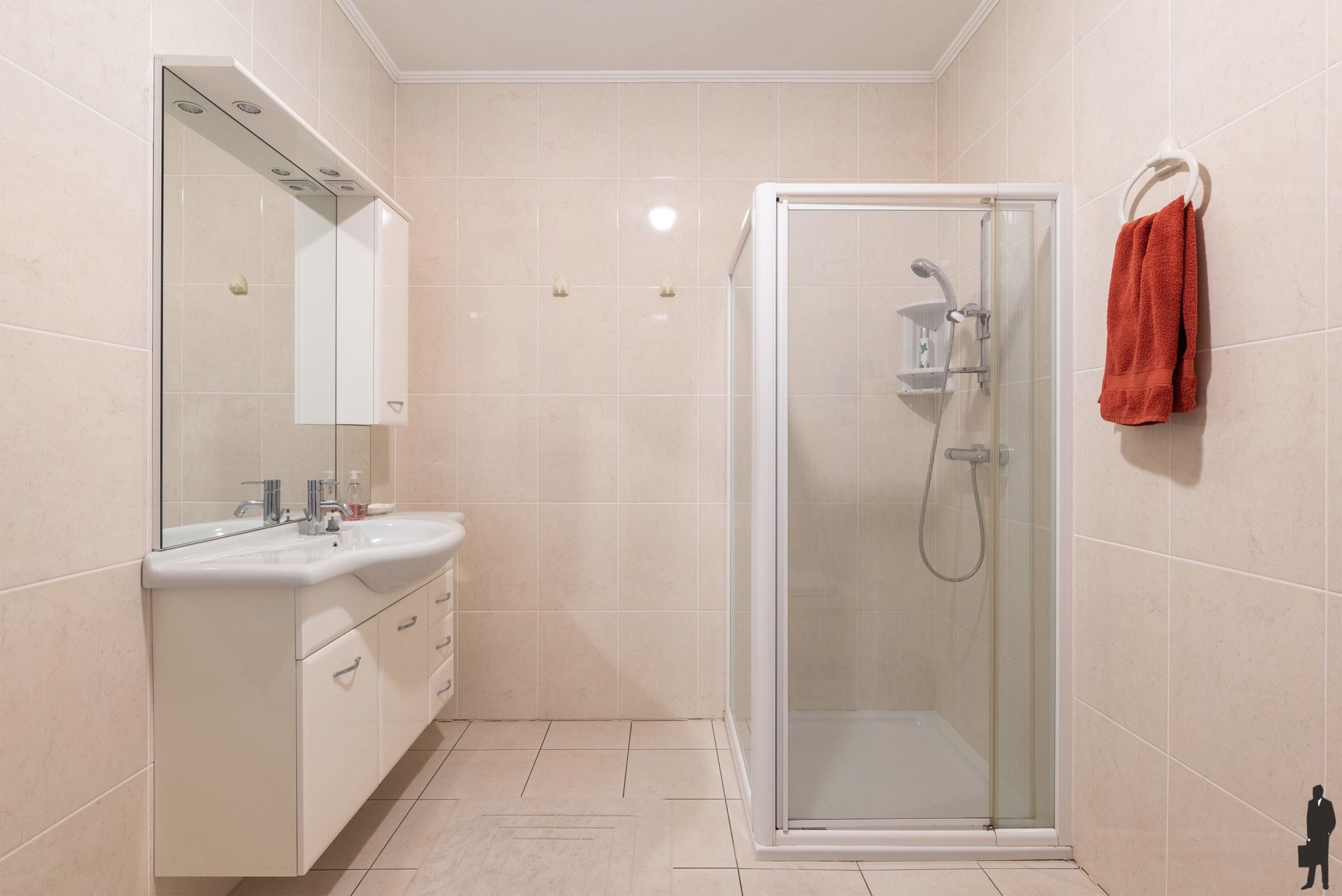 Ontdek dit uitzonderlijk ruime en goed gelegen appartement in het hart van Hoogstraten. Met een royale woonruimte van maar liefst 80 m² foto 29