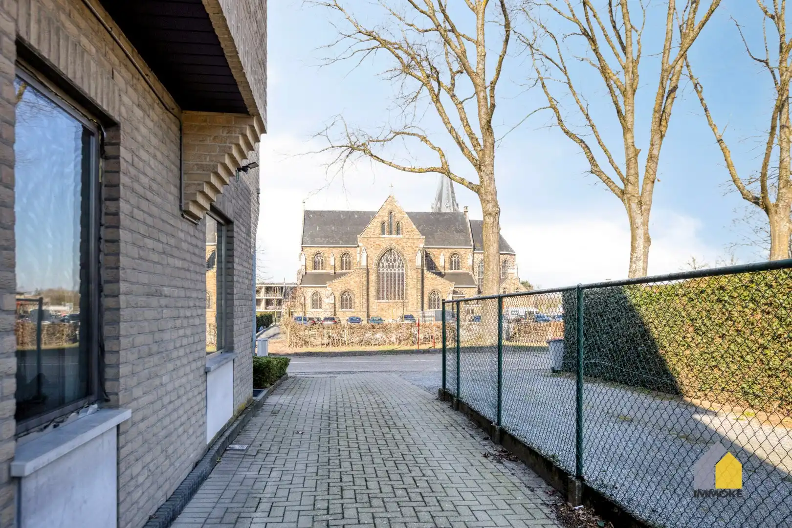 Gelijkvloers appartement (91 m²) in centrum met 1 slpk en parking. foto 14