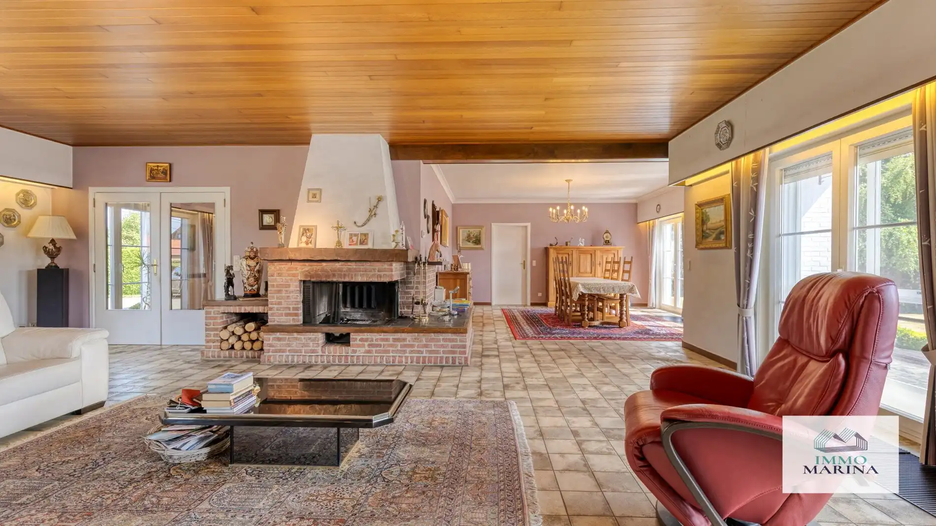 EXCLUSIEVE VILLA OP 6.530M² MET ZWEMBAD EN 4 SLPKS foto 5