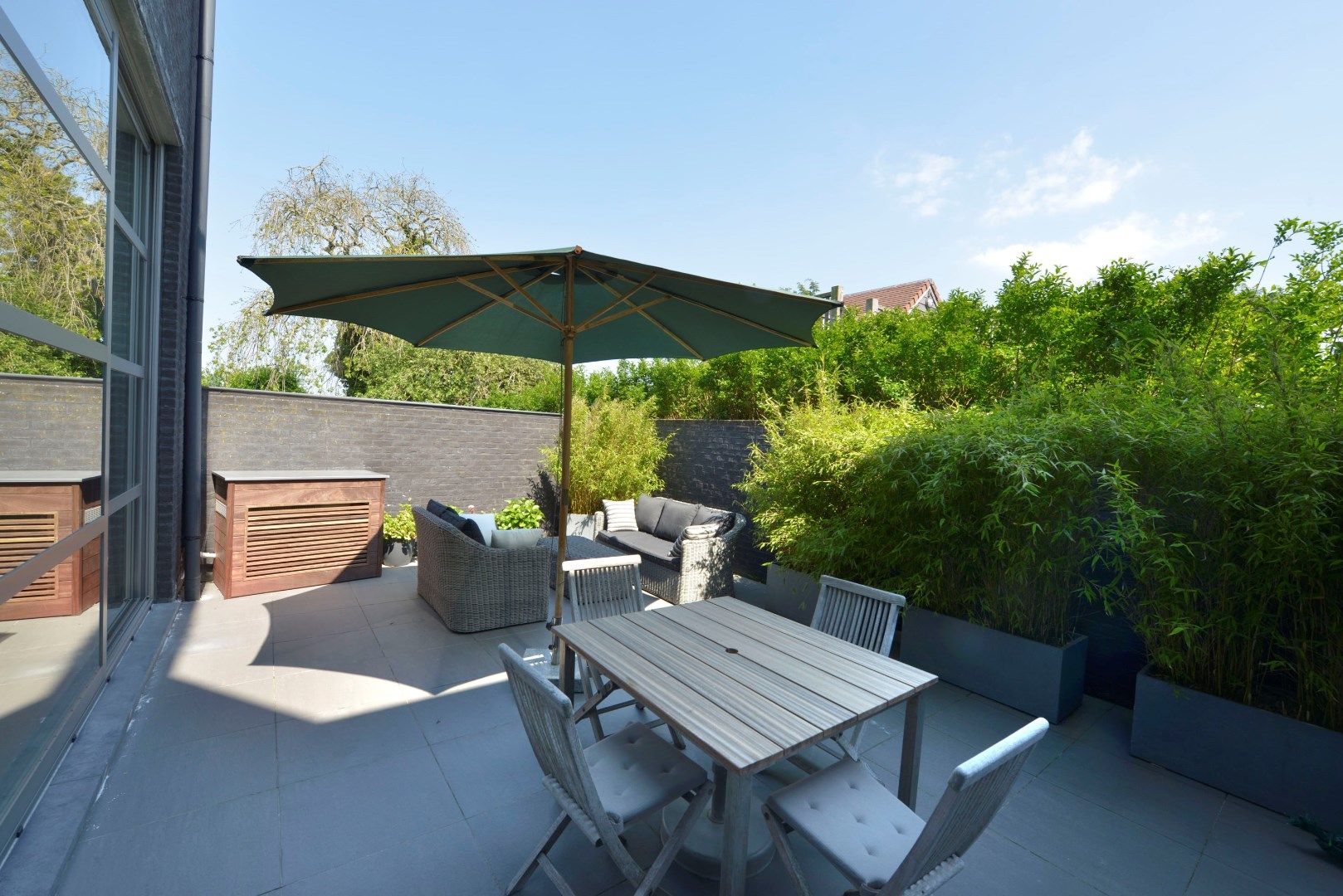Handelsgelijkvloers met woonst, garage en terras te koop in Klemskerke (De Haan) foto 4