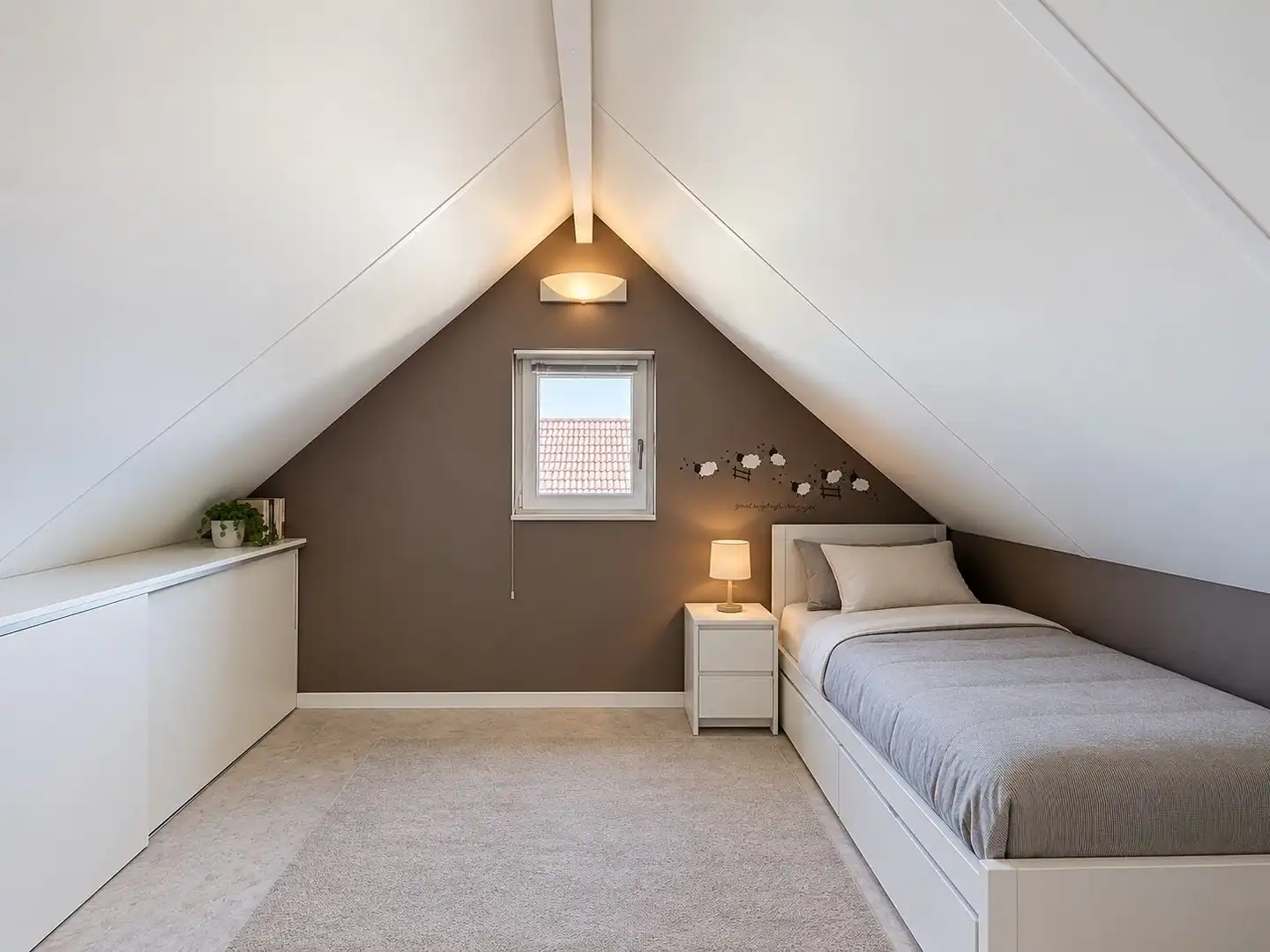 Instapklare vakantiewoning met zonnige tuin en parking. foto 8