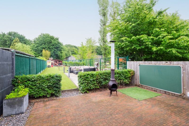 Prachtige instapklare woning met zee van ruimte, ruime tuin!!! foto 11