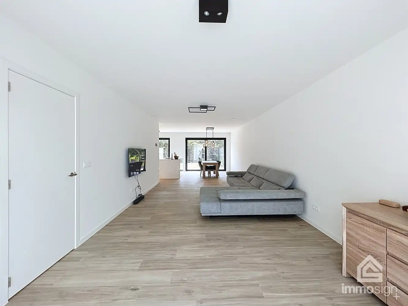 Lichtrijke woning met 3 volwaardige slaapkamers te Pelt! foto 13