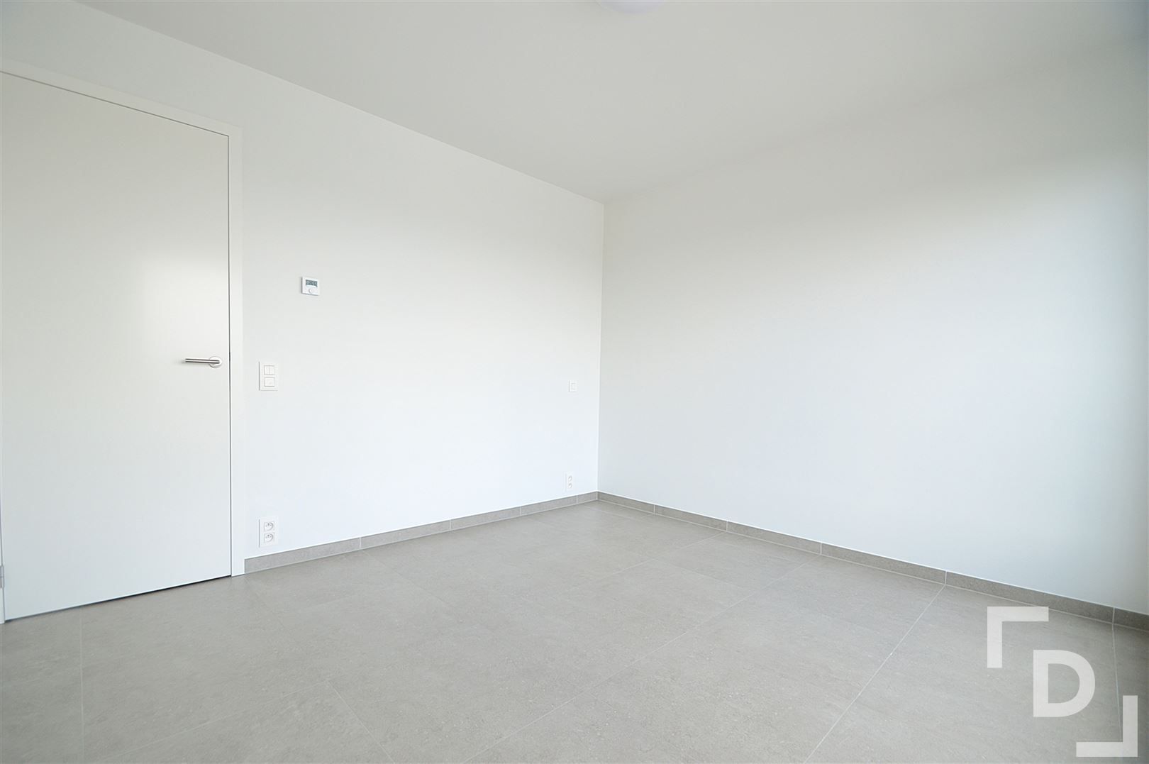 Nieuwbouwappartement met carport te huur te Ieper foto 10
