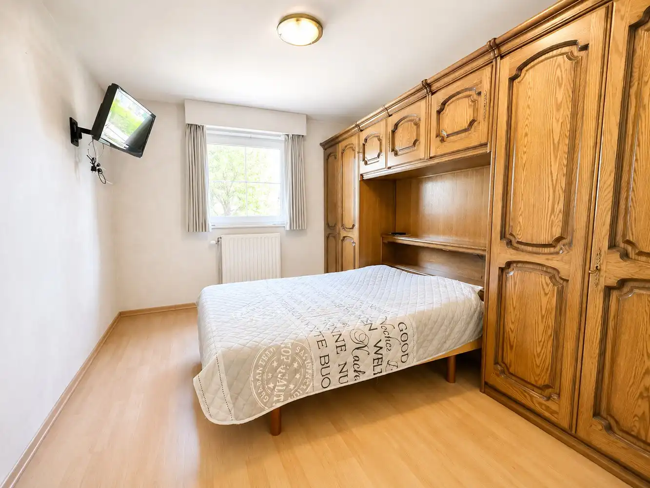 INSTAPKLAAR GELIJKVLOERS APPARTEMENT (H.O.B) foto 7