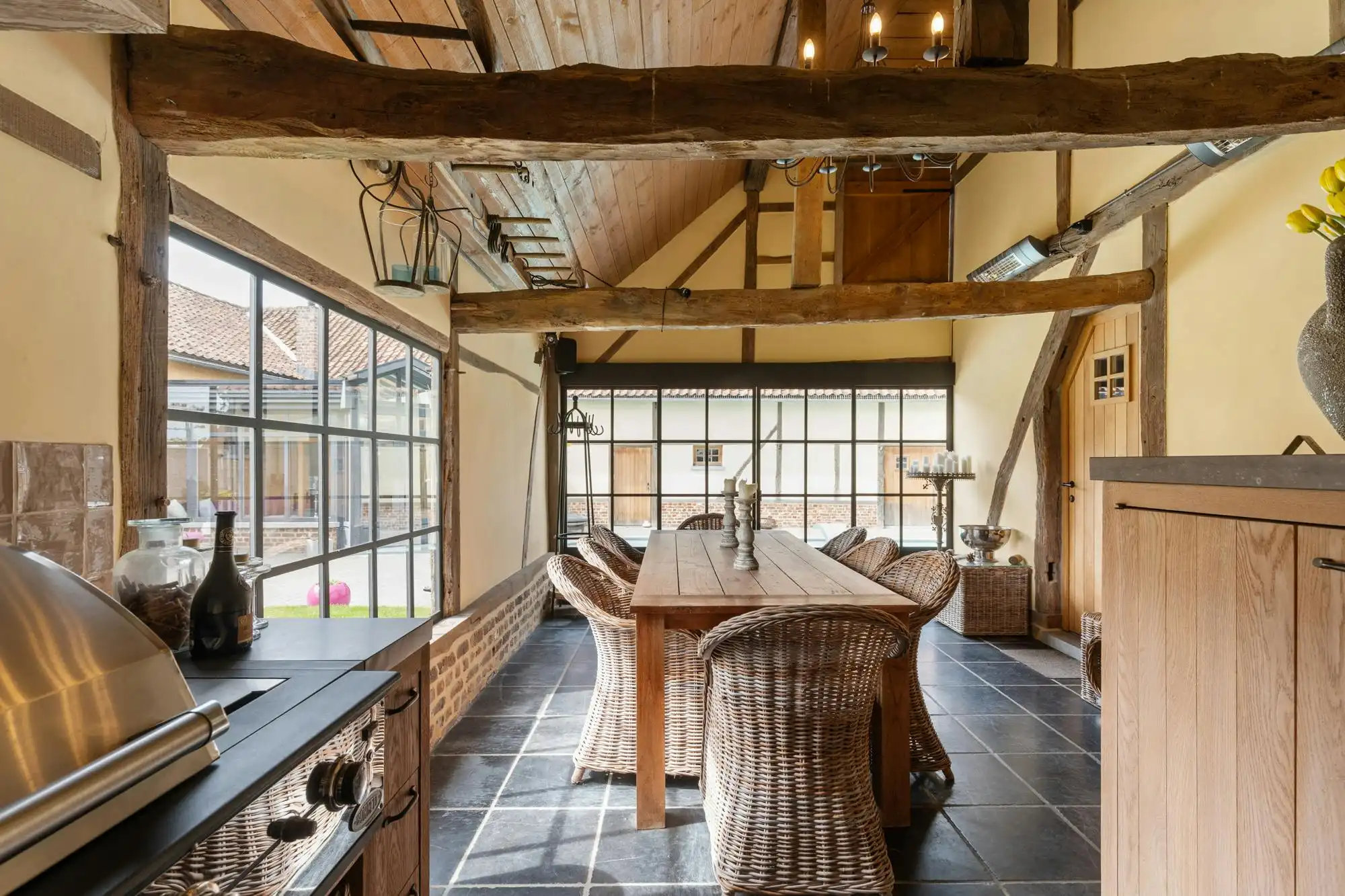 Exclusief domein met hoeve, wijnhuis en wellness foto 9