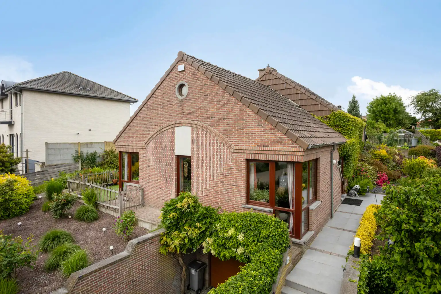 MOOIE WONING MET TUIN IN EEN RUSTIGE WIJK IN NEERVELP.   foto 28