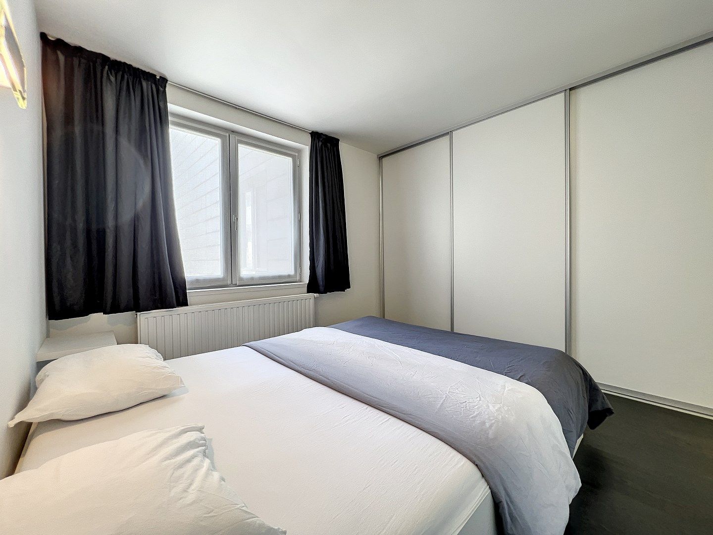 Prachtig vernieuwd 3-slaapkamer appartement met frontaal zicht op zee foto 24