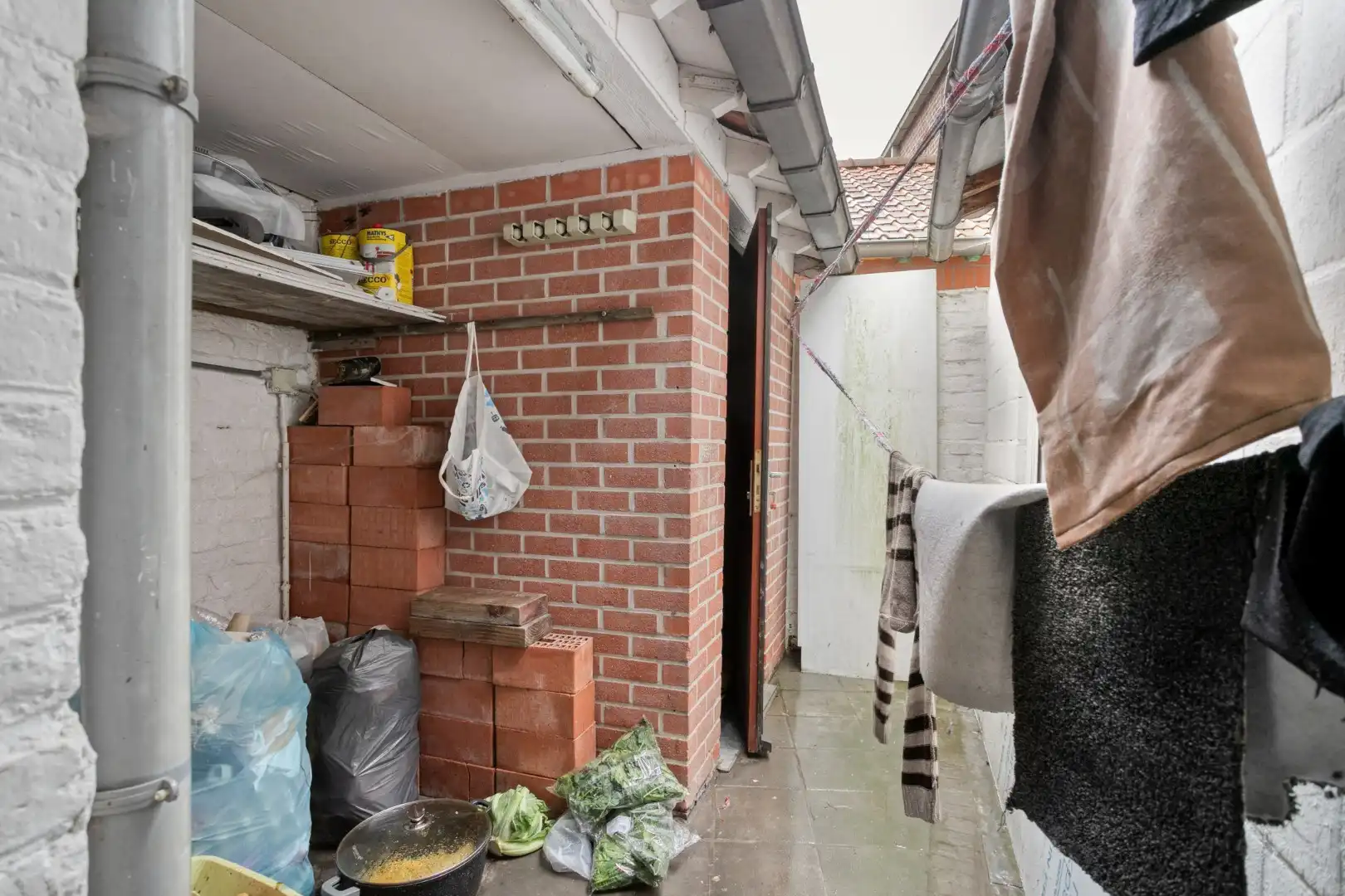 Handelshuis met woonst op centrale locatie, 5 slaapkamers foto 16