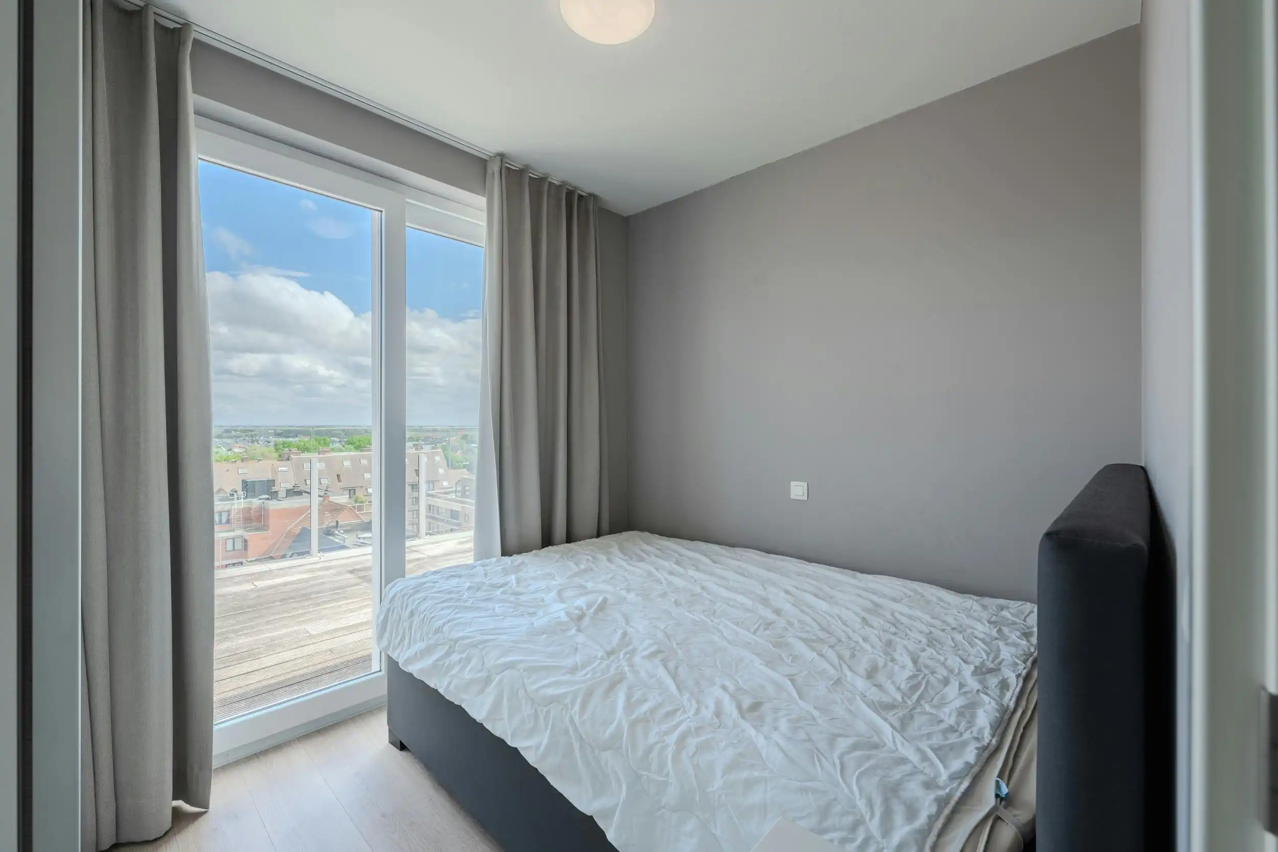 Recent appartement (2016) met 2 slaapkamers en terrassen! foto 10