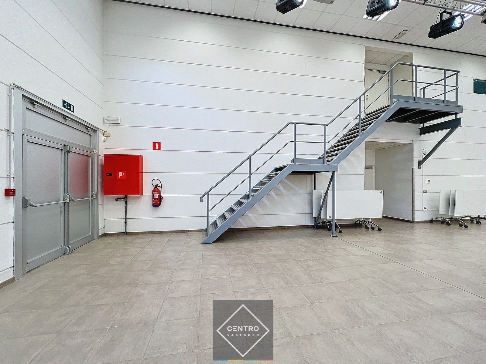 Instapklaar PERFECT onderhouden multifunctioneel BEDRIJFSPAND (1.180 m²) voor handel, kantoor of dienstensector (huidige uitbating: opleidingscentrum) ! foto 27