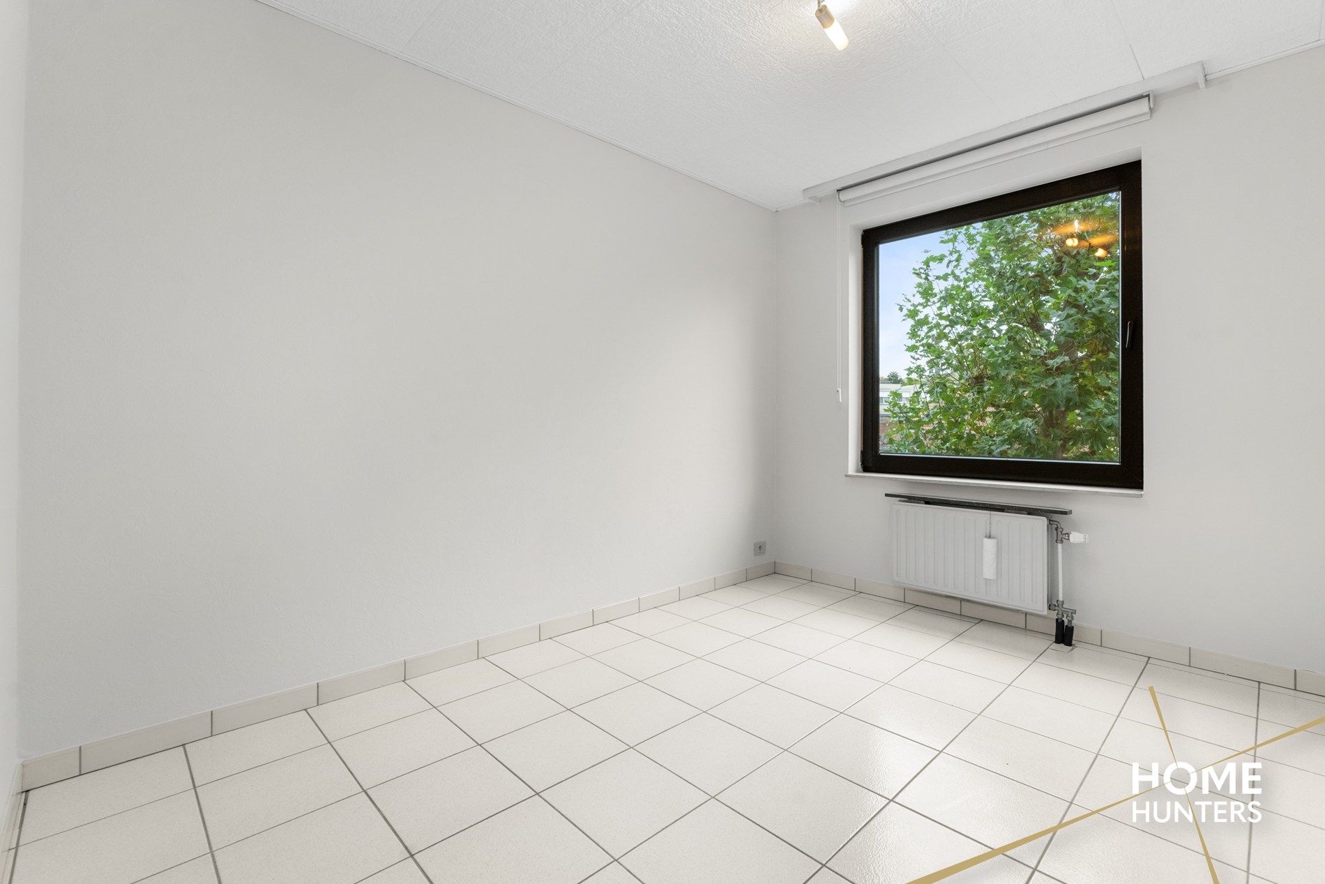 Ruim appartement op centrale ligging in Roeselare foto 21