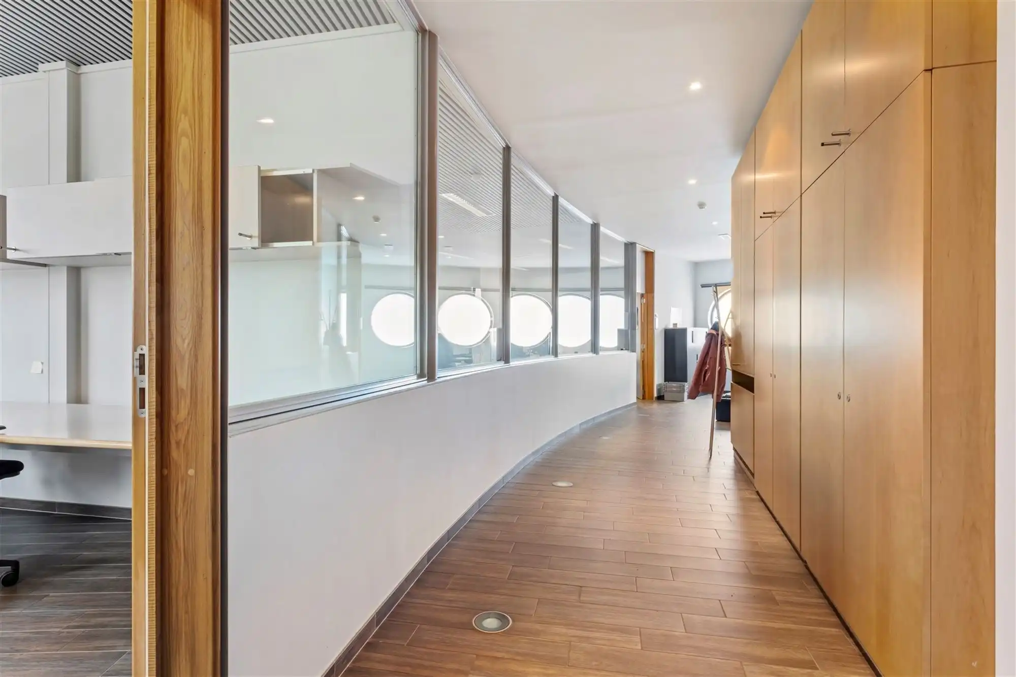 Nieuwe prijs - Instapklaar kantorencomplex op toplocatie ten zuiden van Gent foto 34