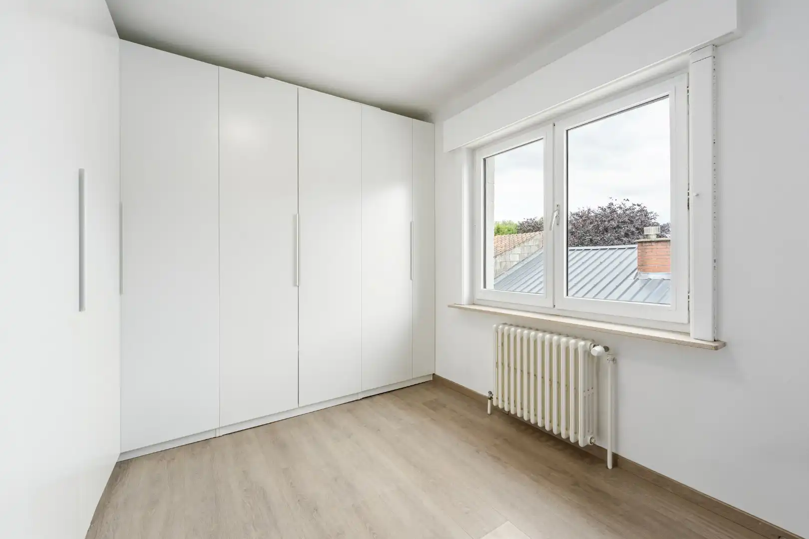 Instapklare gezinswoning met bijgebouw foto 13