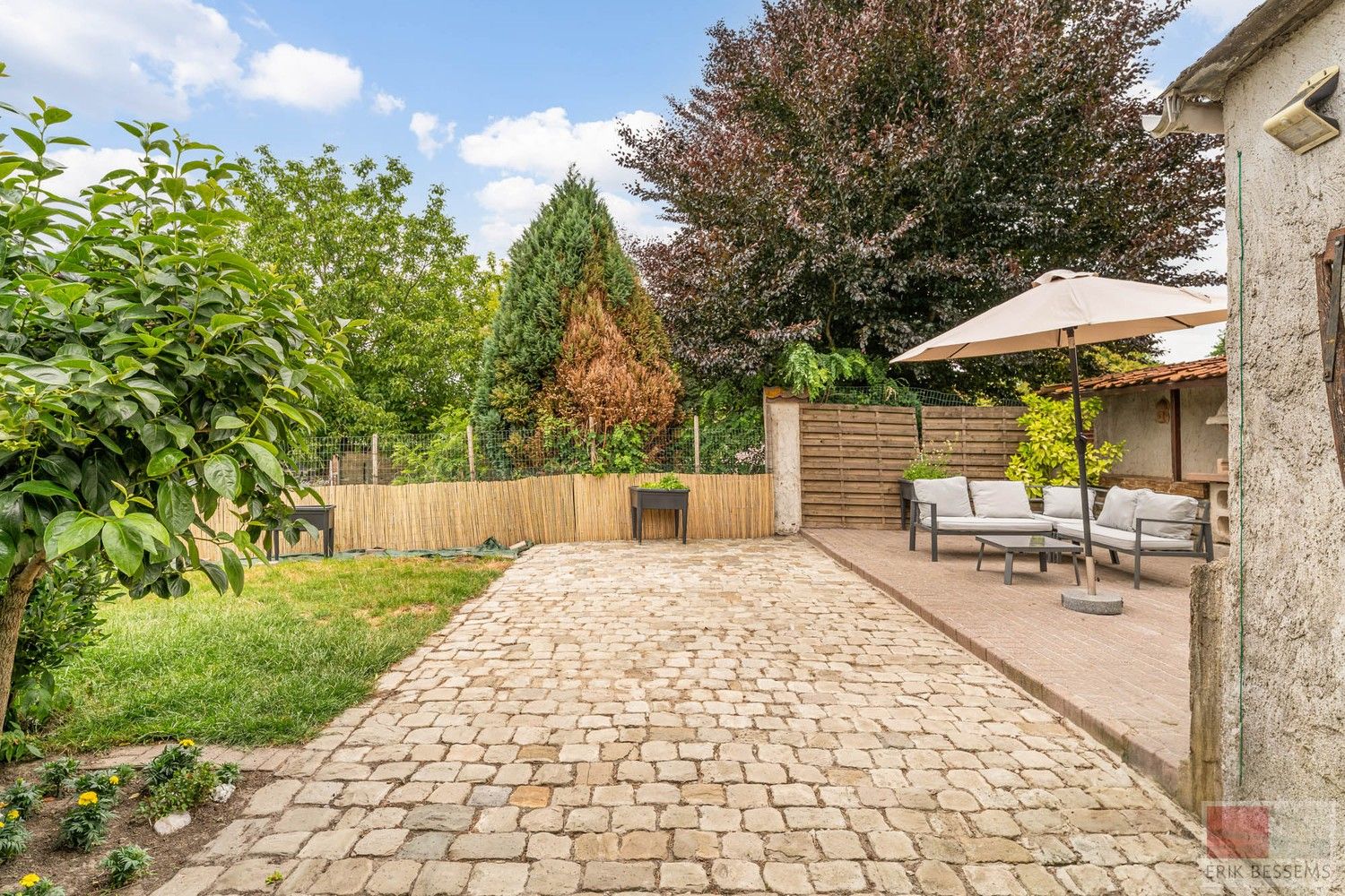 Gedeeltelijk gerenoveerde (vierkants)hoeve, met een potentieel woonoppervlakte van 547m² gelegen op een perceel van 1366m². foto 26