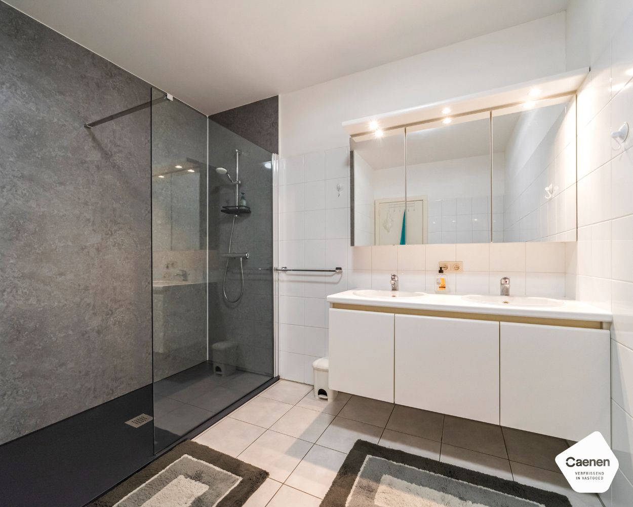 Authentiek ruim twee slaapkamer appartement pal in het centrum van Blankenberge foto 9