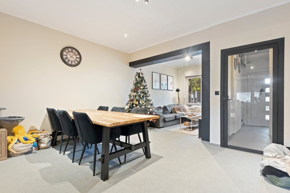 KNUSSE GEZINSWONING MET GARAGE EN ZONNEPANELEN IN SINT-TRUIDEN foto 3