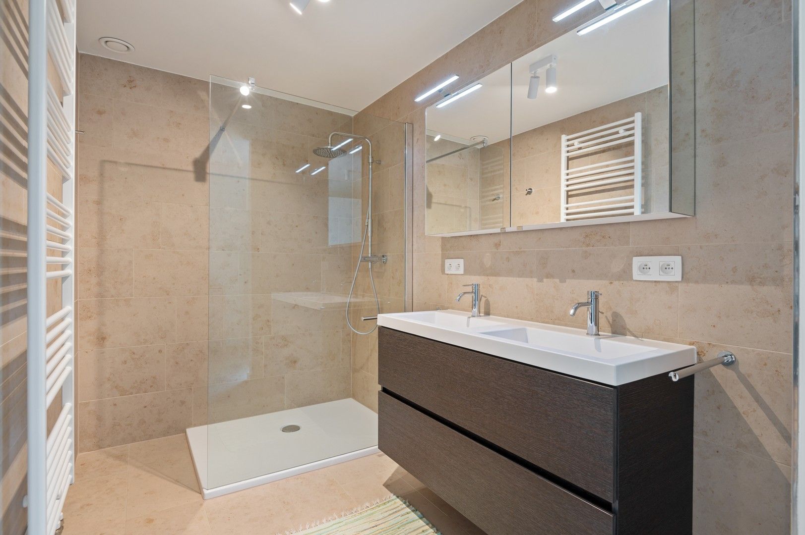 Exclusief en royaal appartement met wellness in Berckendael foto 20
